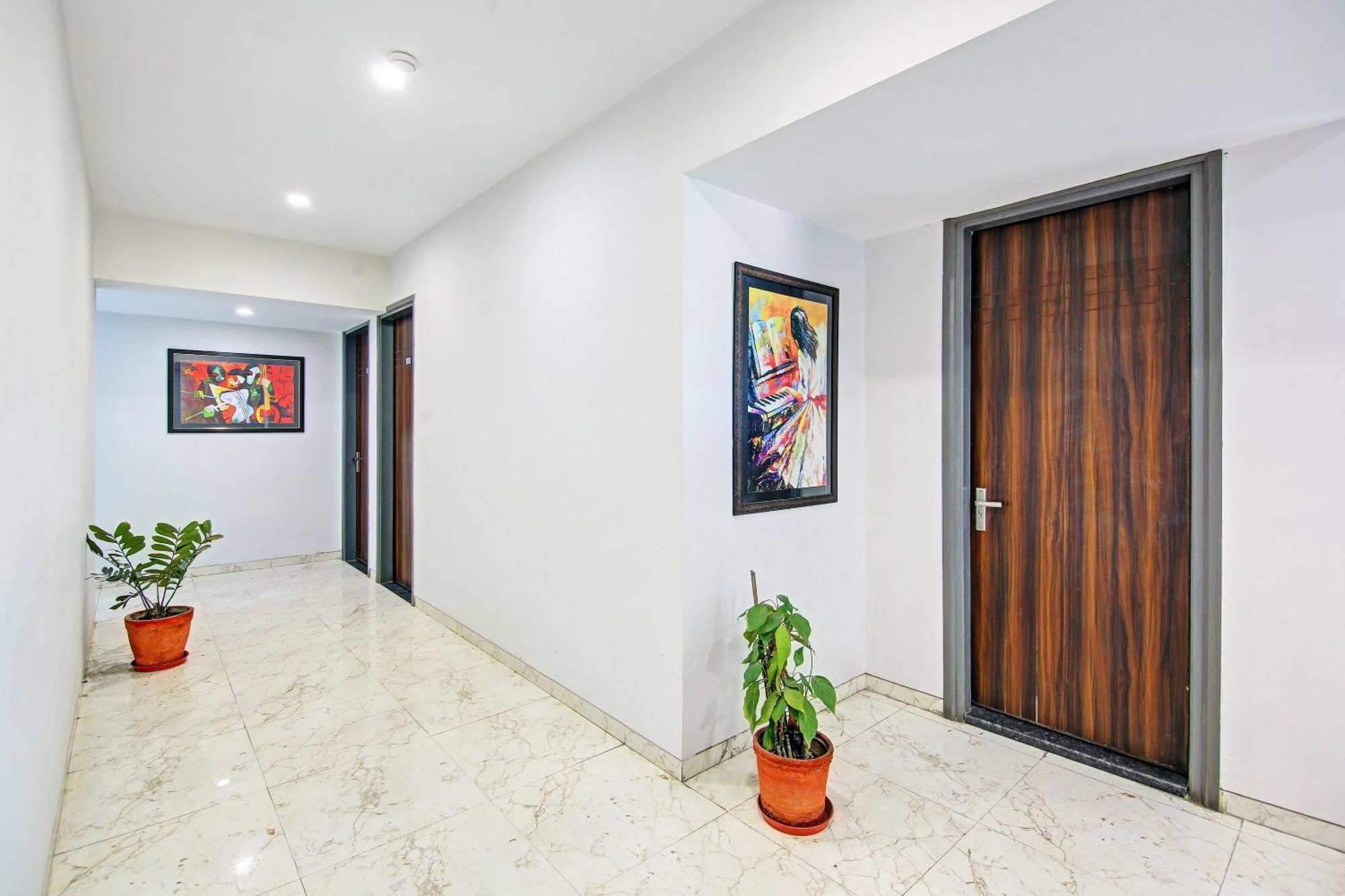 Super Townhouse Geetanjali Inn Gurgaon Eksteriør bilde