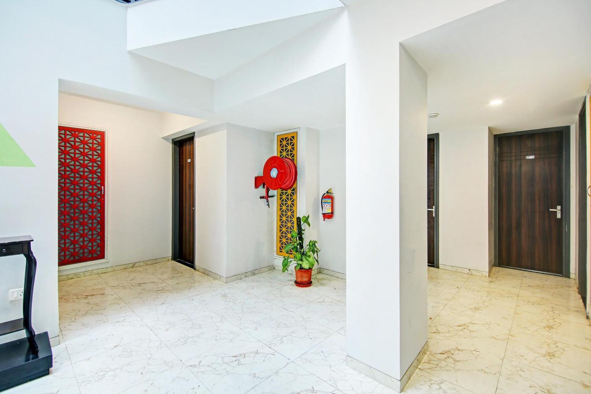 Super Townhouse Geetanjali Inn Gurgaon Eksteriør bilde
